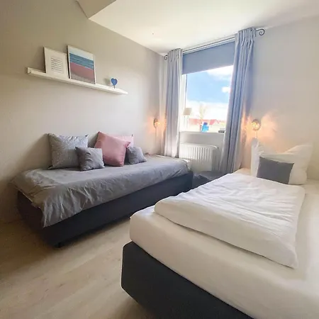 Haus-christina-doppelhaushaelfte Casa de Férias *