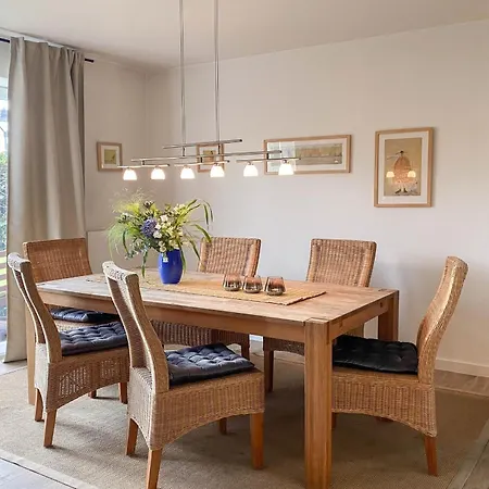 Haus-christina-doppelhaushaelfte Casa vacanze *